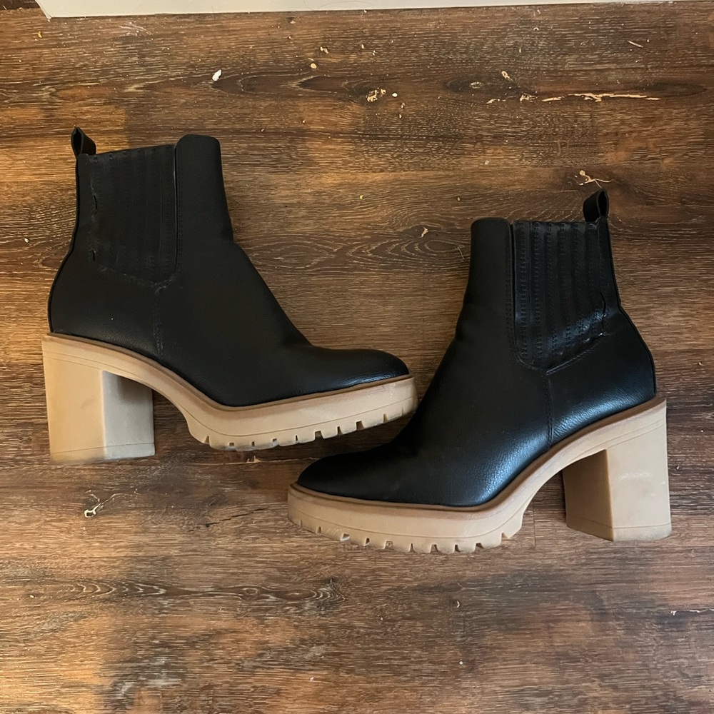 Black Chelsea Boots - Picture 4 of 8